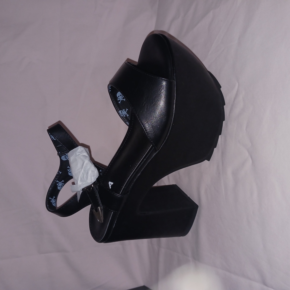 Moda Black Platform Heels with Ankle Strap